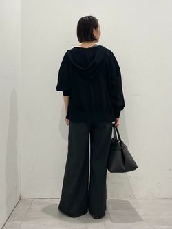 追加 / 新色》シアーフーディのコーディネートスナップ（MATSU