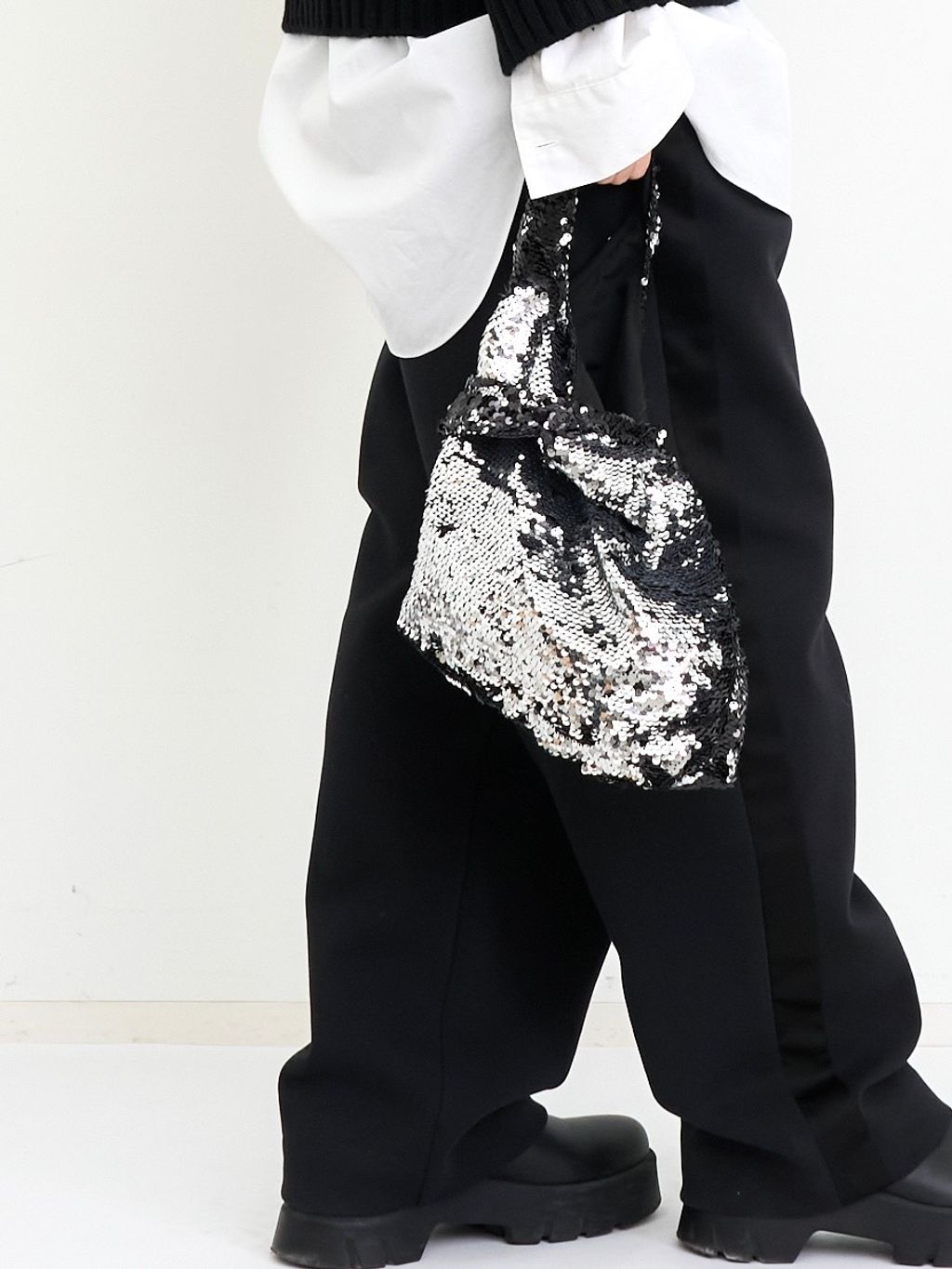 L’Appartement リブパンツ　Col Pierrot Col Pierrot/コル ピエロ】 SIDE SATIN LINE PANTSのコーディネート