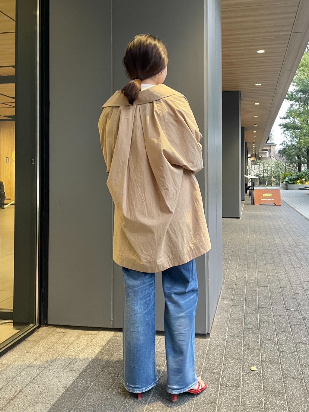 追加》コットンニュアンストレンチコートのコーディネートスナップ
