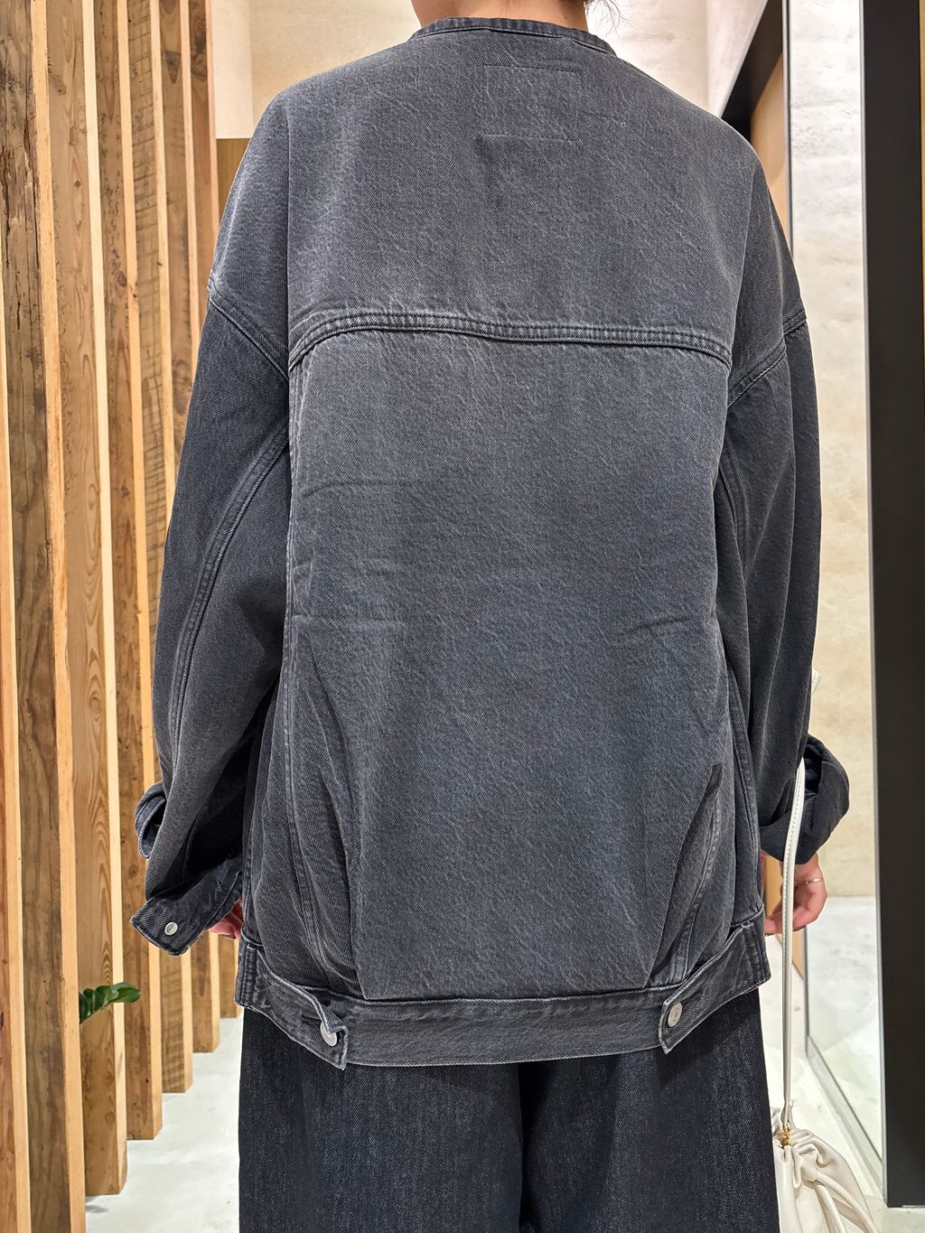 別注【LEVI'S】COLLARLESS XL TRUCKER BK：デニムジャケットの