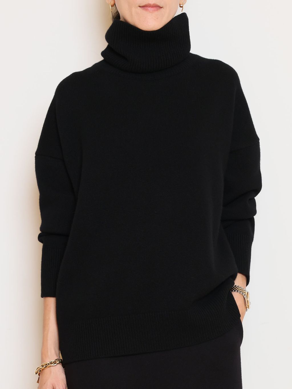 ミドルゲージタートルニットのコーディネートスナップ（MUSE）｜MUSE