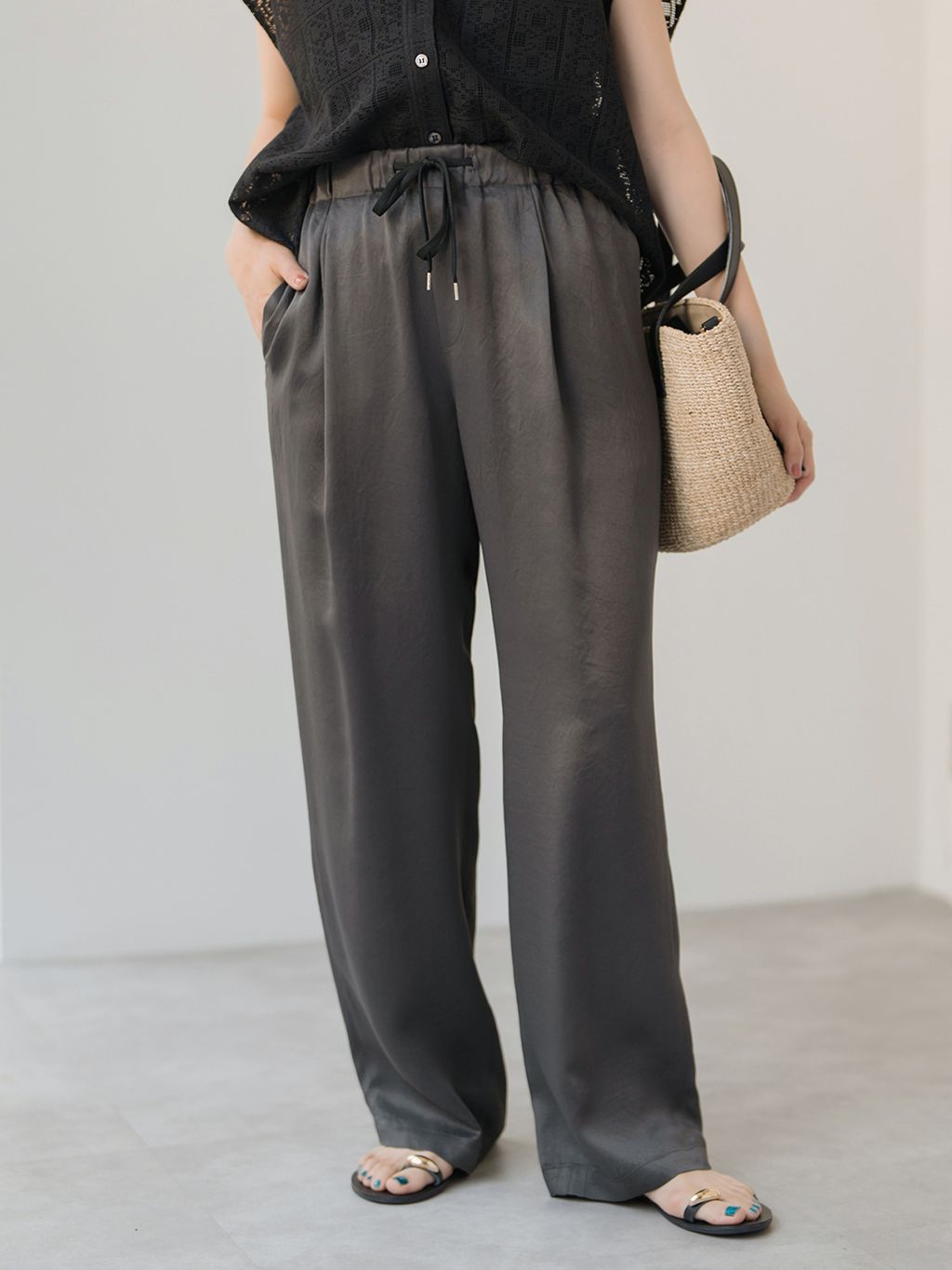 新色有り / 追加予約》ワッシャーサテンイージーパンツの