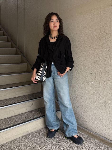 GRISEレザーARTISANフラワーカットフラットのコーディネートスナップ