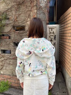 Ashley Williams】 BUTTERFLY HOODIEのコーディネートスナップ（hikaru