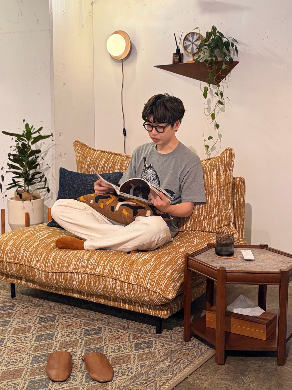 JOURNAL STANDARD FURNITURE