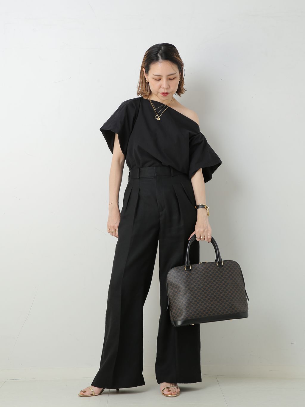10K square onyx pierce(両耳)のコーディネートスナップ（maki