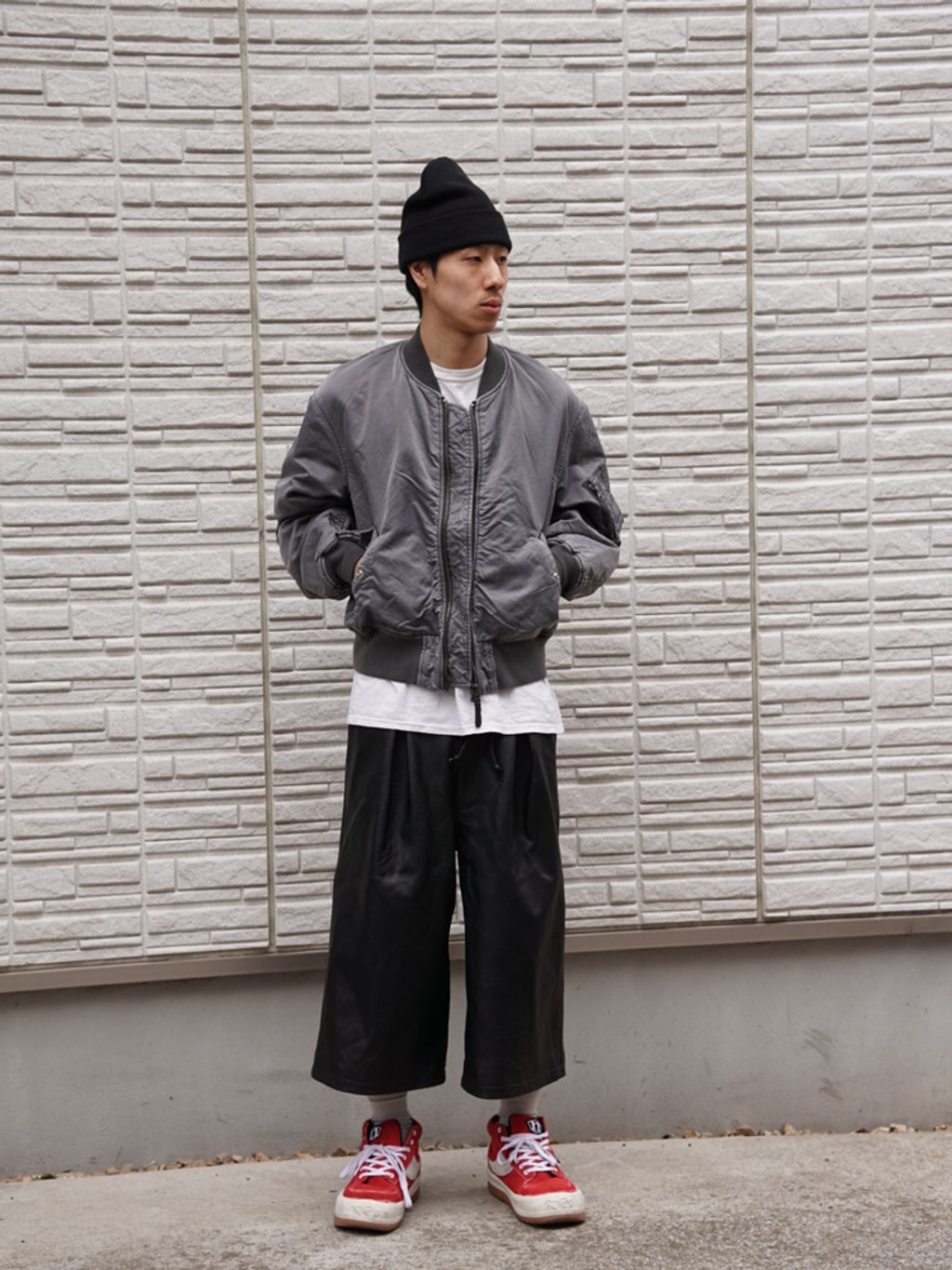 レザー クォーター パンツのコーディネートスナップ（初村）｜JOURNAL