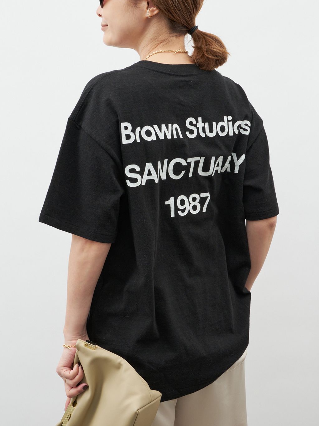 BRAWN/ブラウン】 LOGO Tシャツのコーディネートスナップ（MIZU