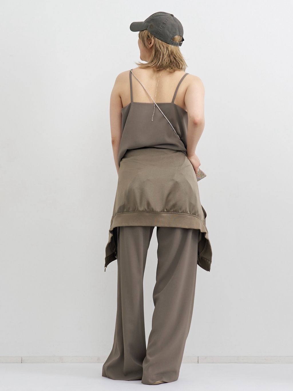 Relax Pantsのコーディネートスナップ（STAFF.K）｜L'Appartement