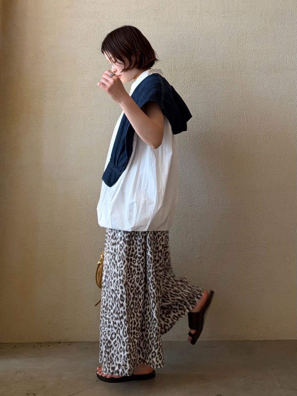 レオパリネン タックパンツのコーディネートスナップ（A.D）｜journal