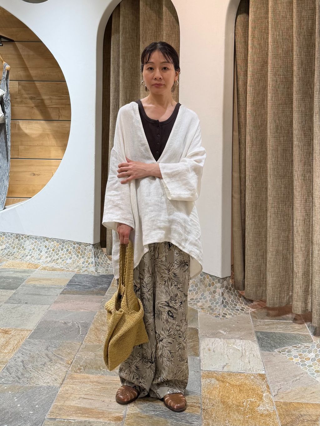 リネンキーネックプルオーバーのコーディネートスナップ（yoko