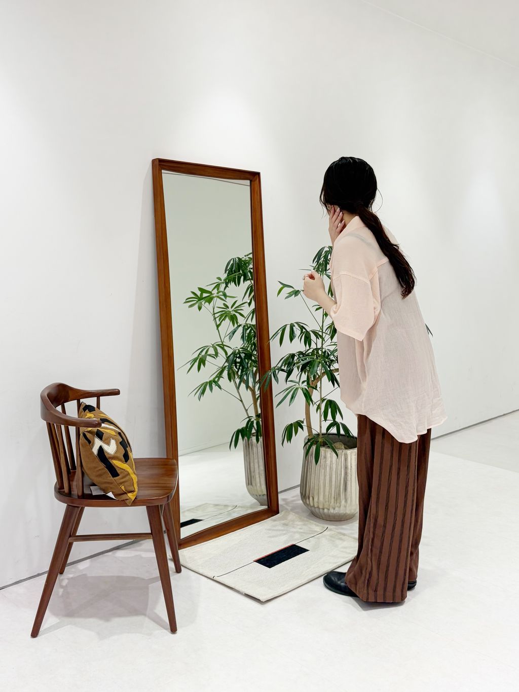 JOURNAL STANDARD FURNITURE