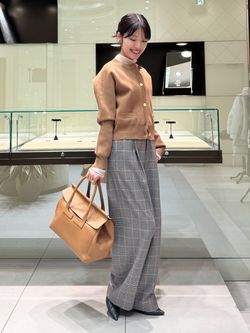 ダブル編みショートカーデのコーディネートスナップ（shino）｜NOBLE