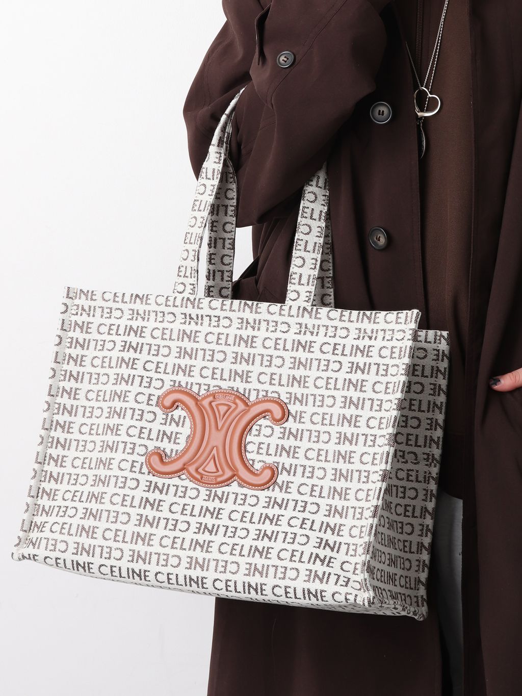 CÉLINE アイボリー トートバッグ 極美品⠀】CELINE ロゴ付きトートバッグ アイボリー セリーヌ(CELINE