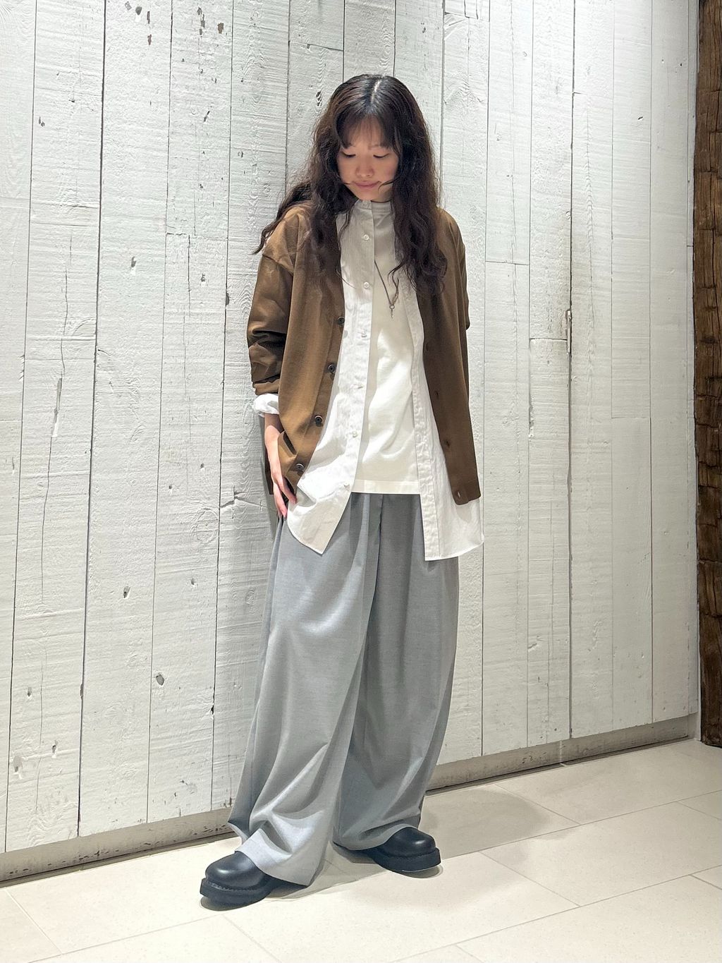 TR タックパンツのコーディネートスナップ（N.H）｜journal standard
