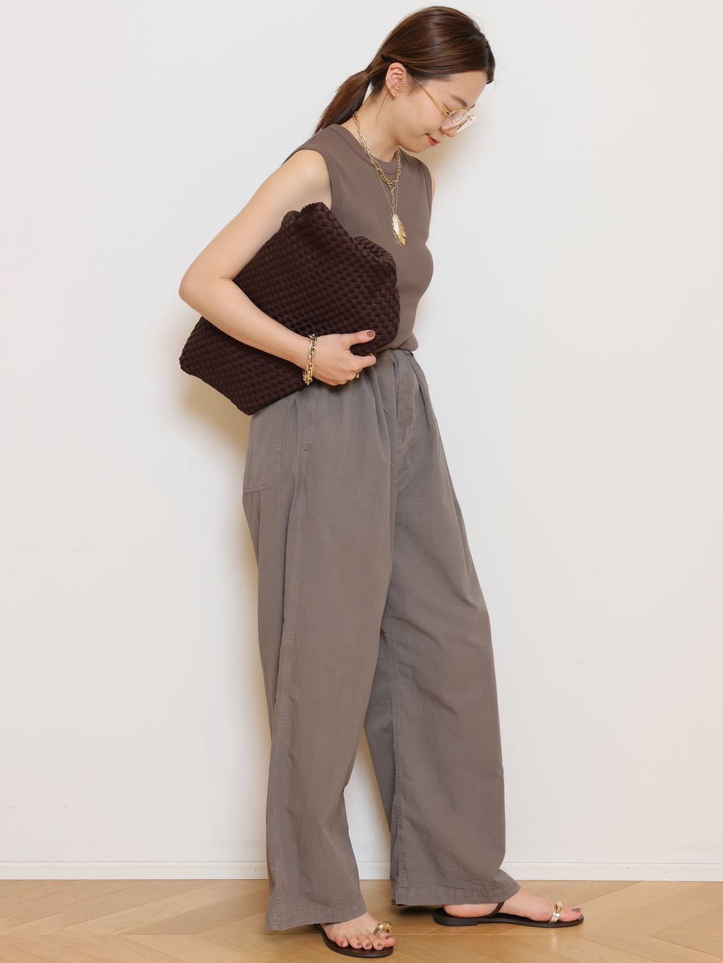 今季ドゥーズィエムクラスsleevelessプルオーバーブラウン Dignity sleeveless プルオーバーのコーディネートスナップ（HASE