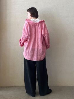 予約》Tabbyリネン フリルブラウスのコーディネートスナップ（A.D