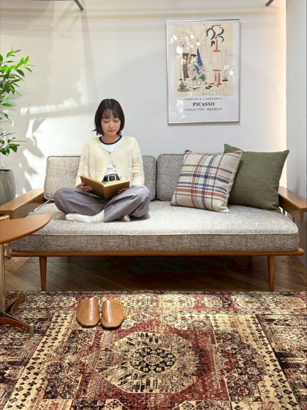 JOURNAL STANDARD FURNITURE