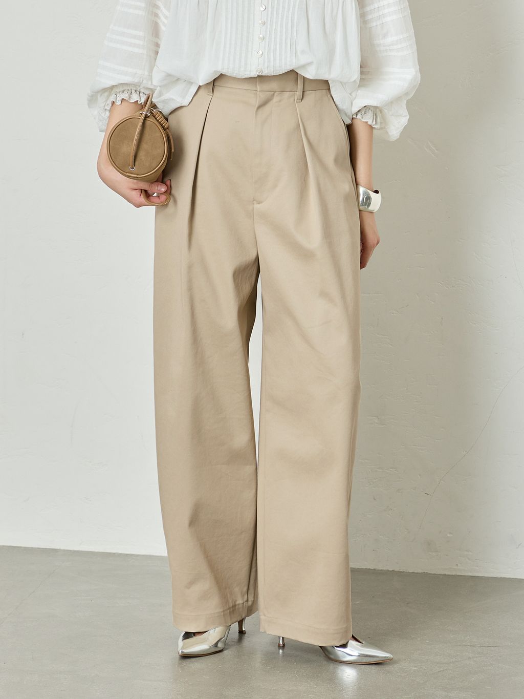 新品！JOURNAL STANDARD L'essage CPタックチノパンツ 追加6》CP タックチノパンツのコーディネートスナップ（KUROIWA