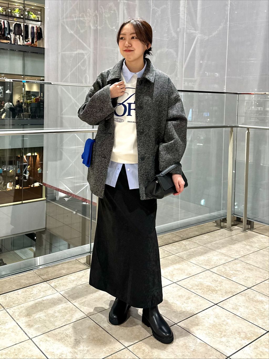 ツイードボンディングステンカラーショートコートのコーディネート