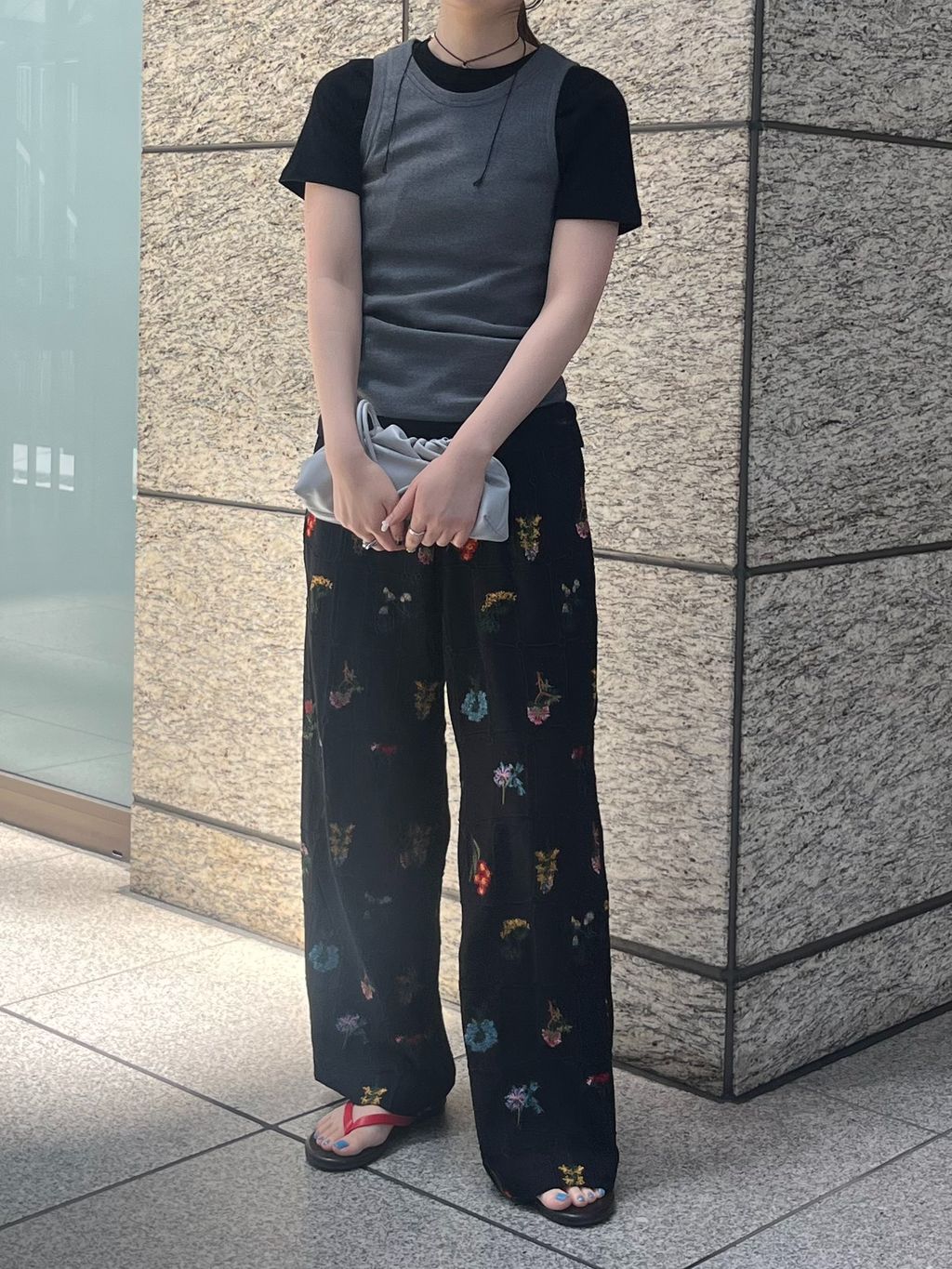 embroideryメッシュパンツのコーディネートスナップ（kana）｜SLOBE