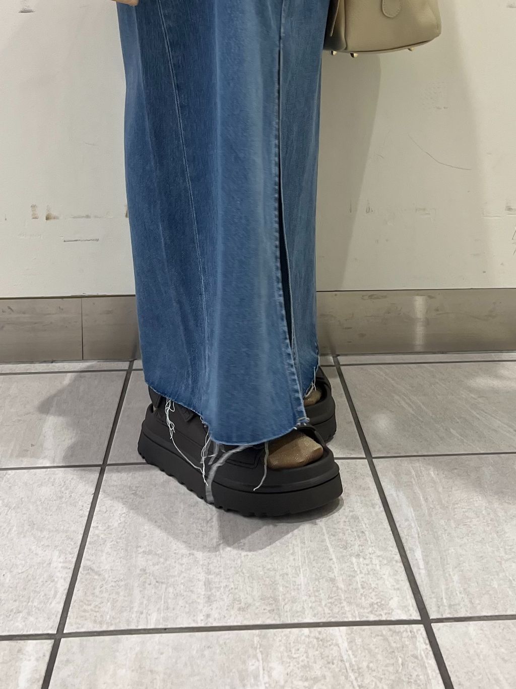 別注カラーあり/追加2》 UGG/アグ GoldenGlow Sandal Wの