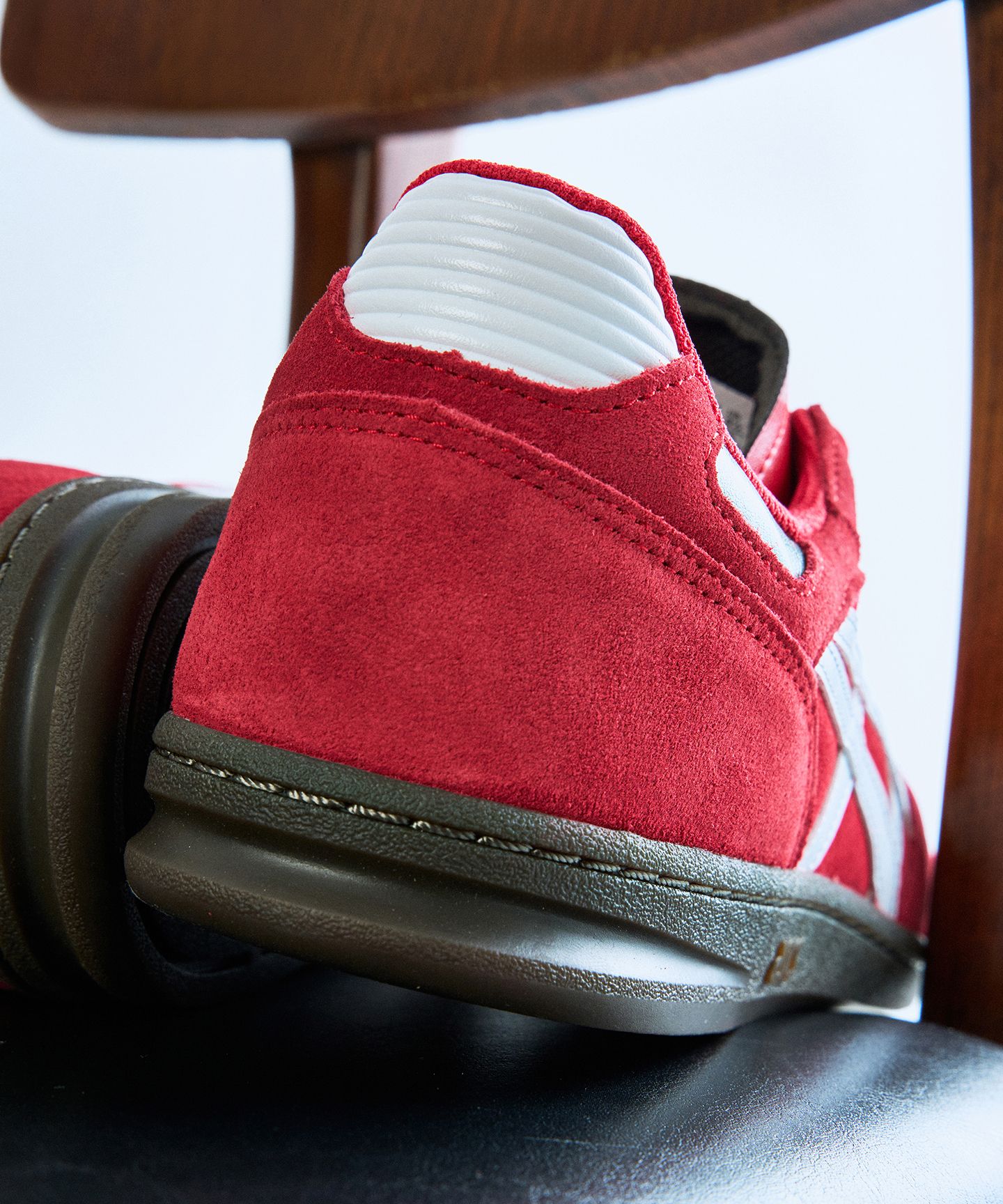 ASICSからフットボールスタイルのLEGGEREZZA ST が登場｜Herringbone