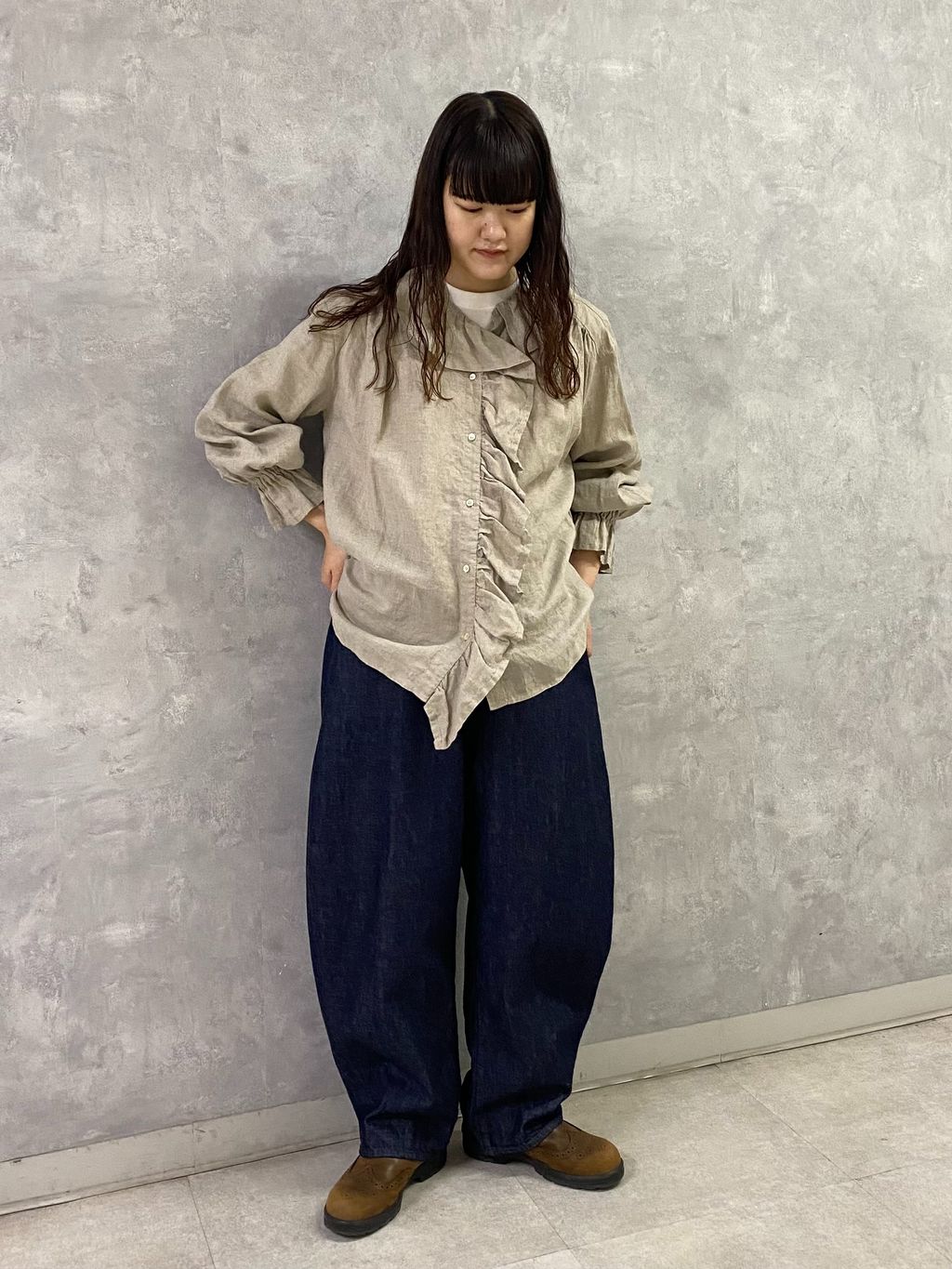 予約》フレンチリネン フリルパフブラウスのコーディネートスナップ