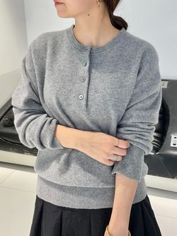 echecs ヘンリープルオーバーのコーディネートスナップ（miya）｜SLOBE