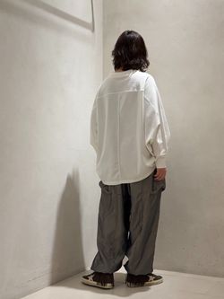 デラヴェジャージ カイトプルオーバーのコーディネートスナップ（AT