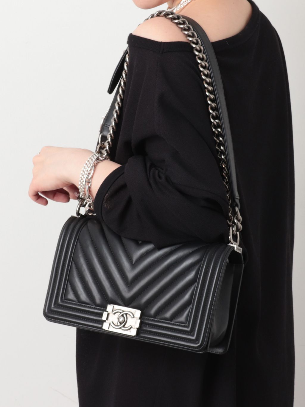 CHANEL/シャネル】Boy chanel shoulder bag 25 v stitchの