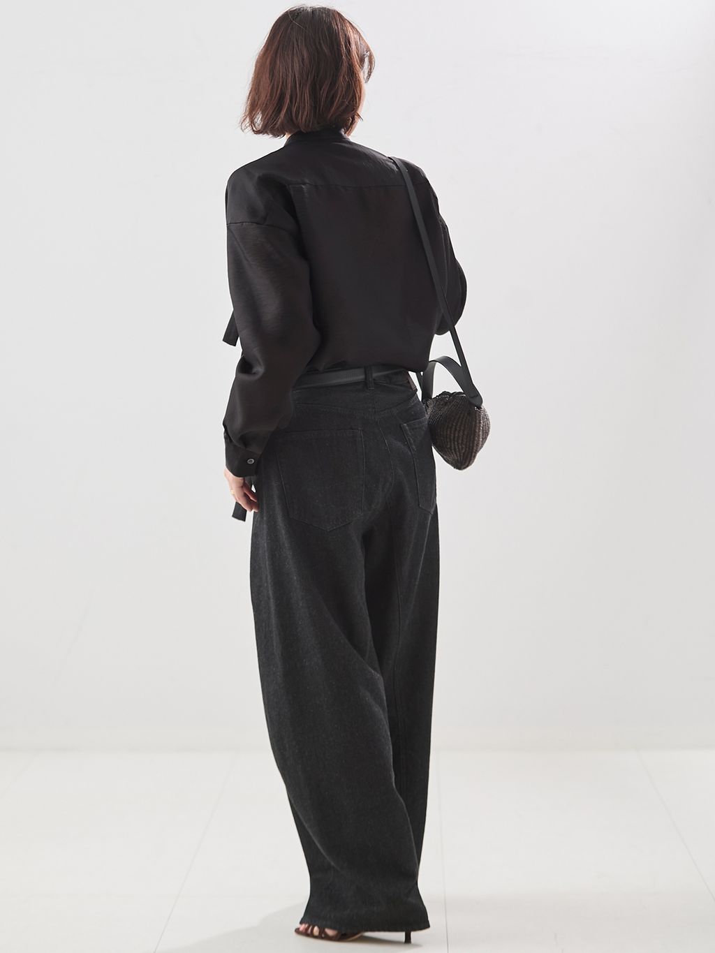 シアーサテンリボンブラウスのコーディネートスナップ（yasu