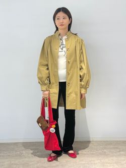 ギャバジンパフスリーブコートのコーディネートスナップ（emi）｜EDIT