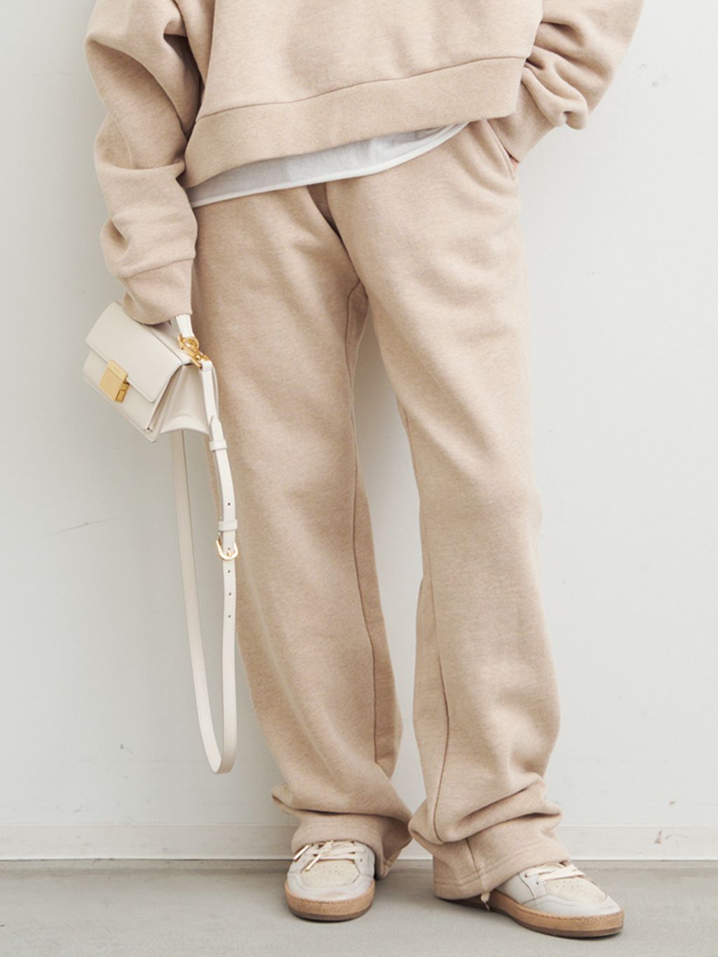 予約》【ENTIRE STUDIOS / エンタイアスタジオ】BOX CREW SWEATの