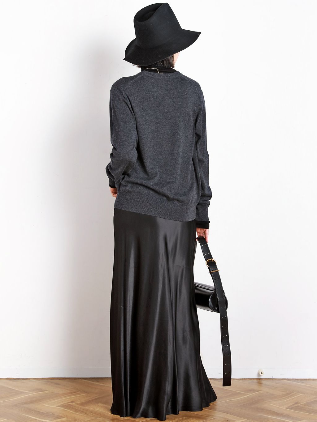 クラシックサテンフレアスカートのコーディネートスナップ（MAE）｜AP