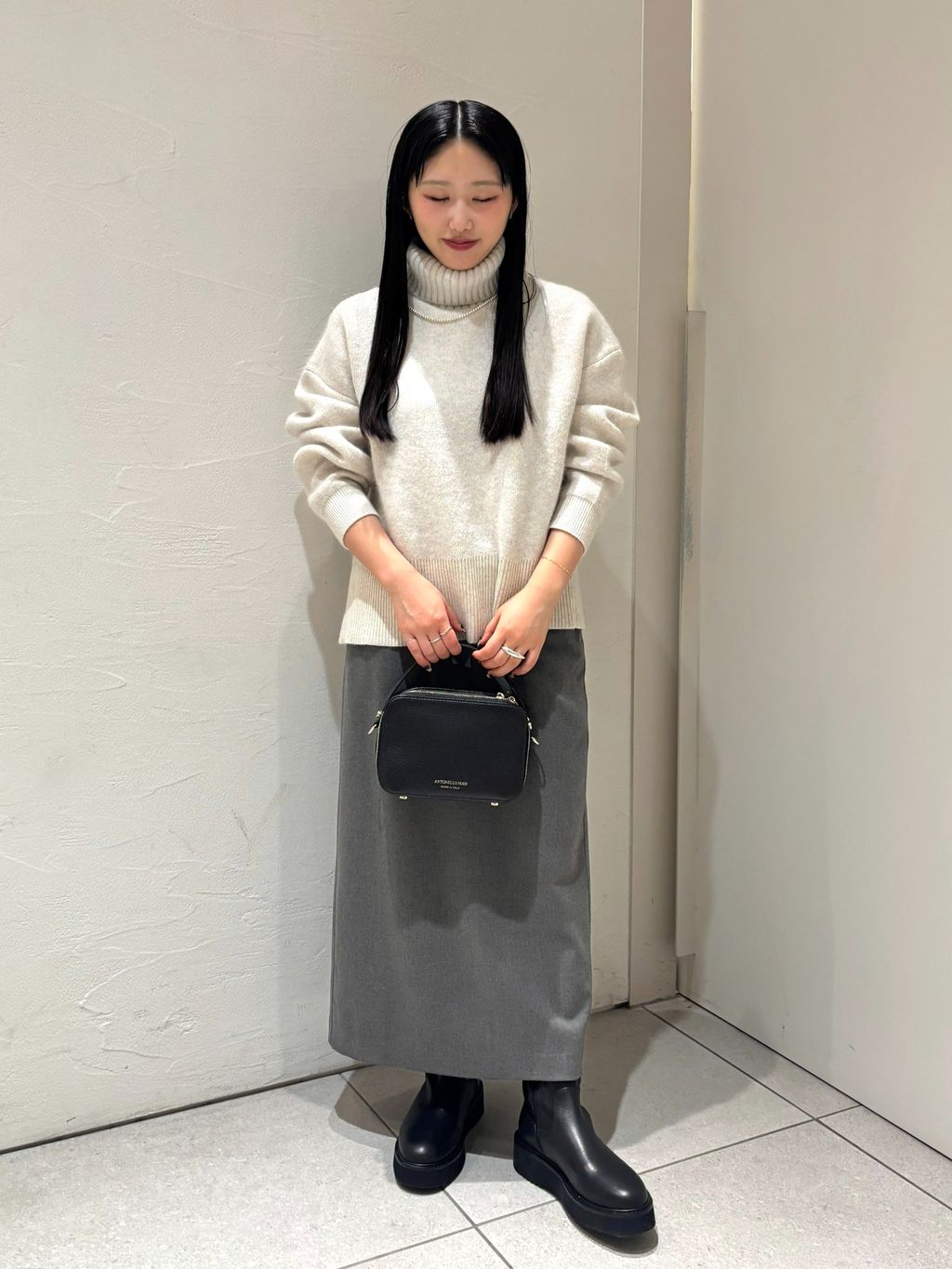 フェザーライト撥水モンスターダウンのコーディネートスナップ（sakura