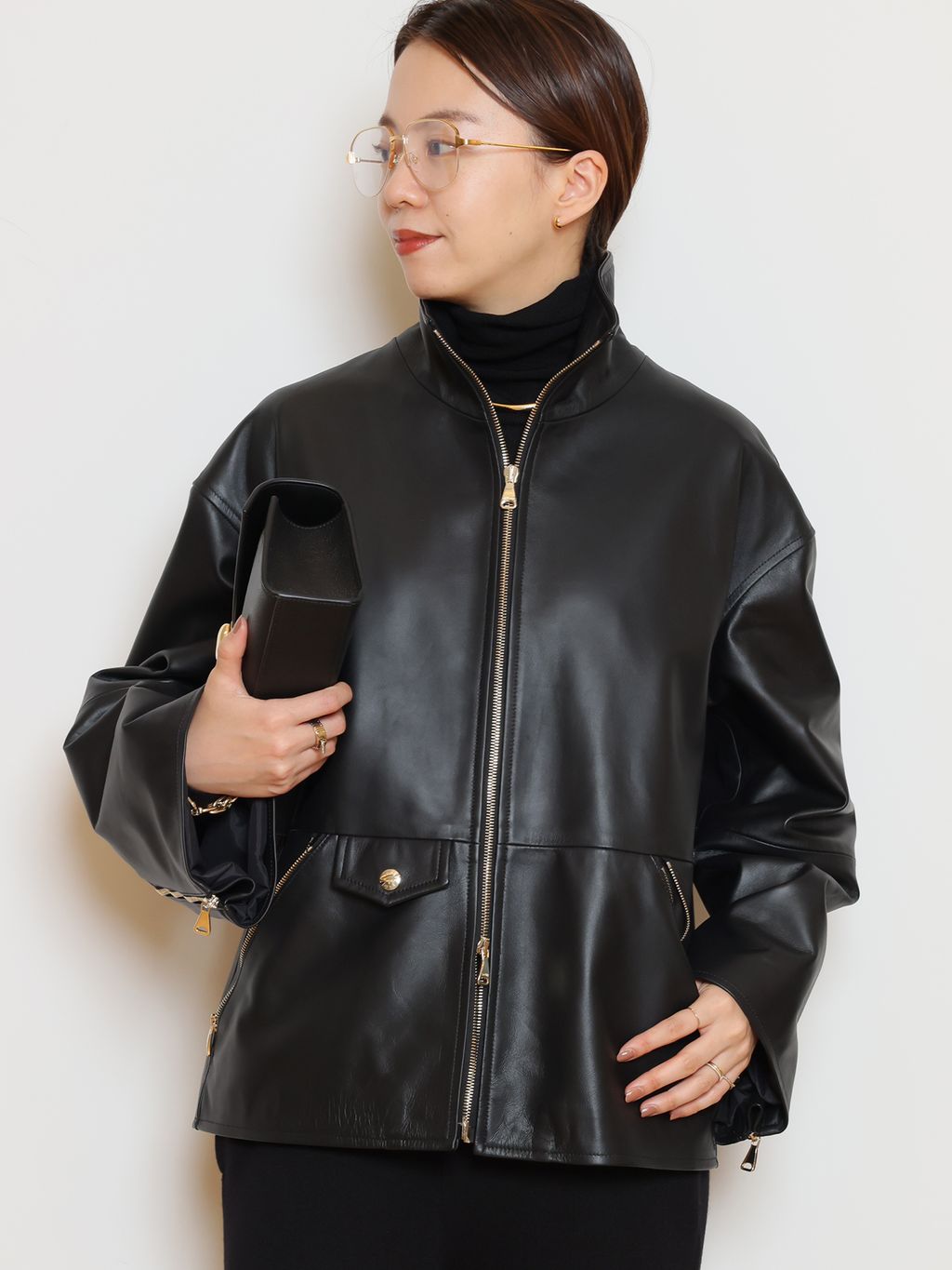 SAVETTE/サヴェット】SLIM SYMMETRY POCHETTEのコーディネートスナップ