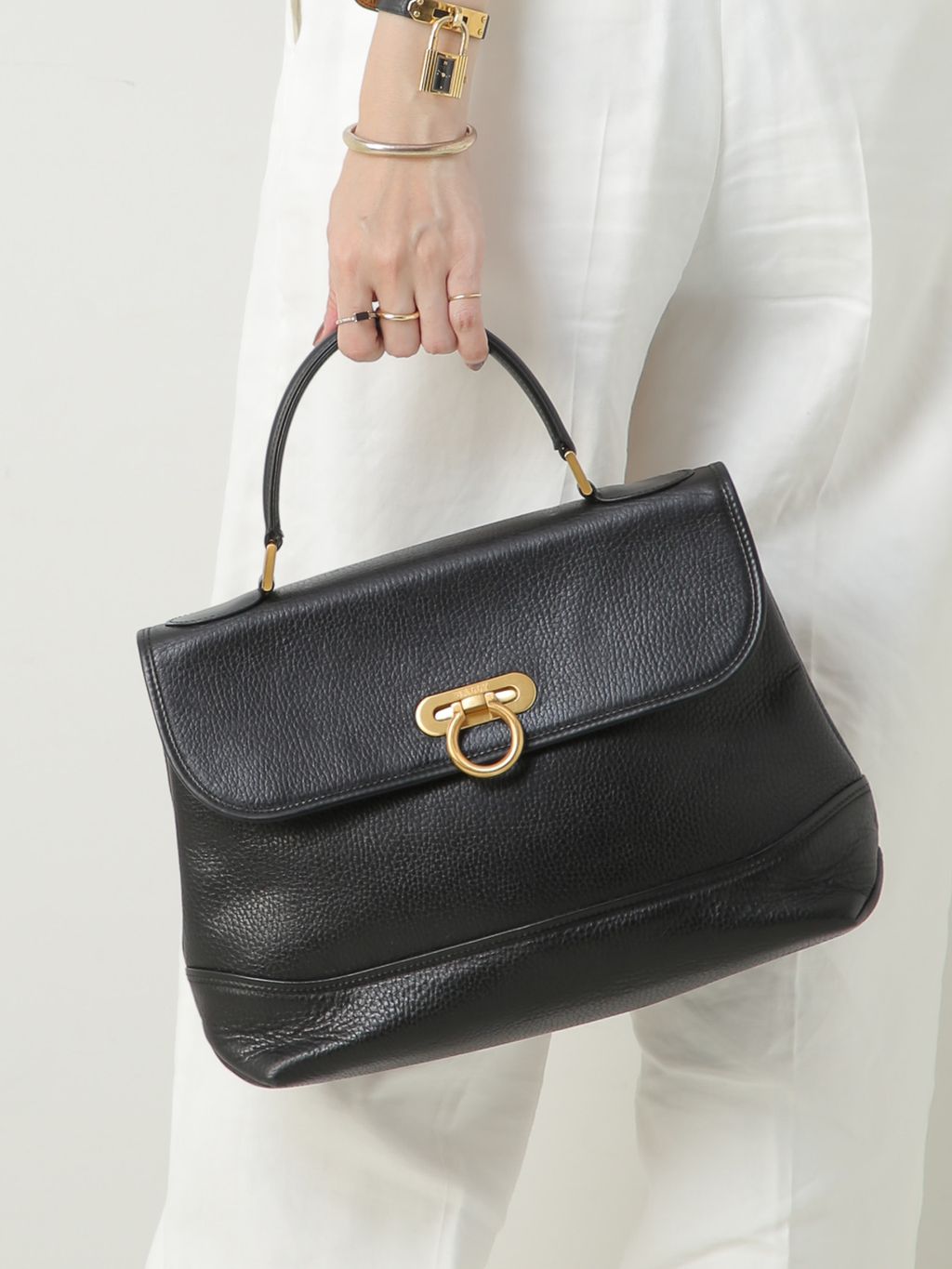 10K square onyx pierce(両耳)のコーディネートスナップ（maki