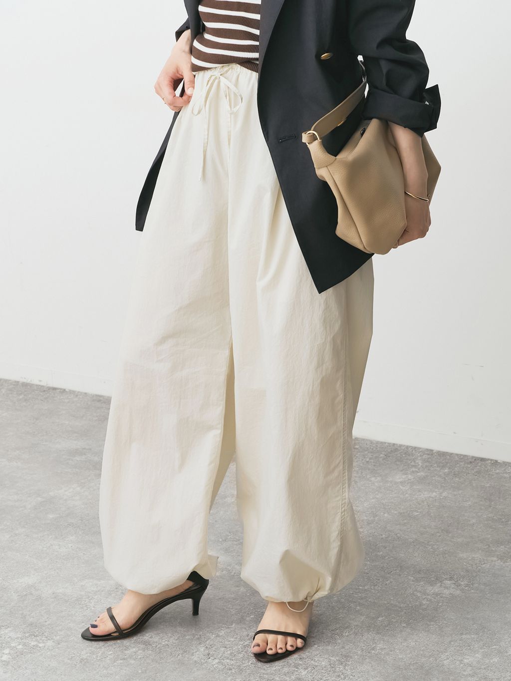 美品】ttaggg ギャザースナップパンツ 美品】ttaggg ギャザースナップ 