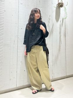 ソフトリネン タックフリルブラウスのコーディネートスナップ（N.H