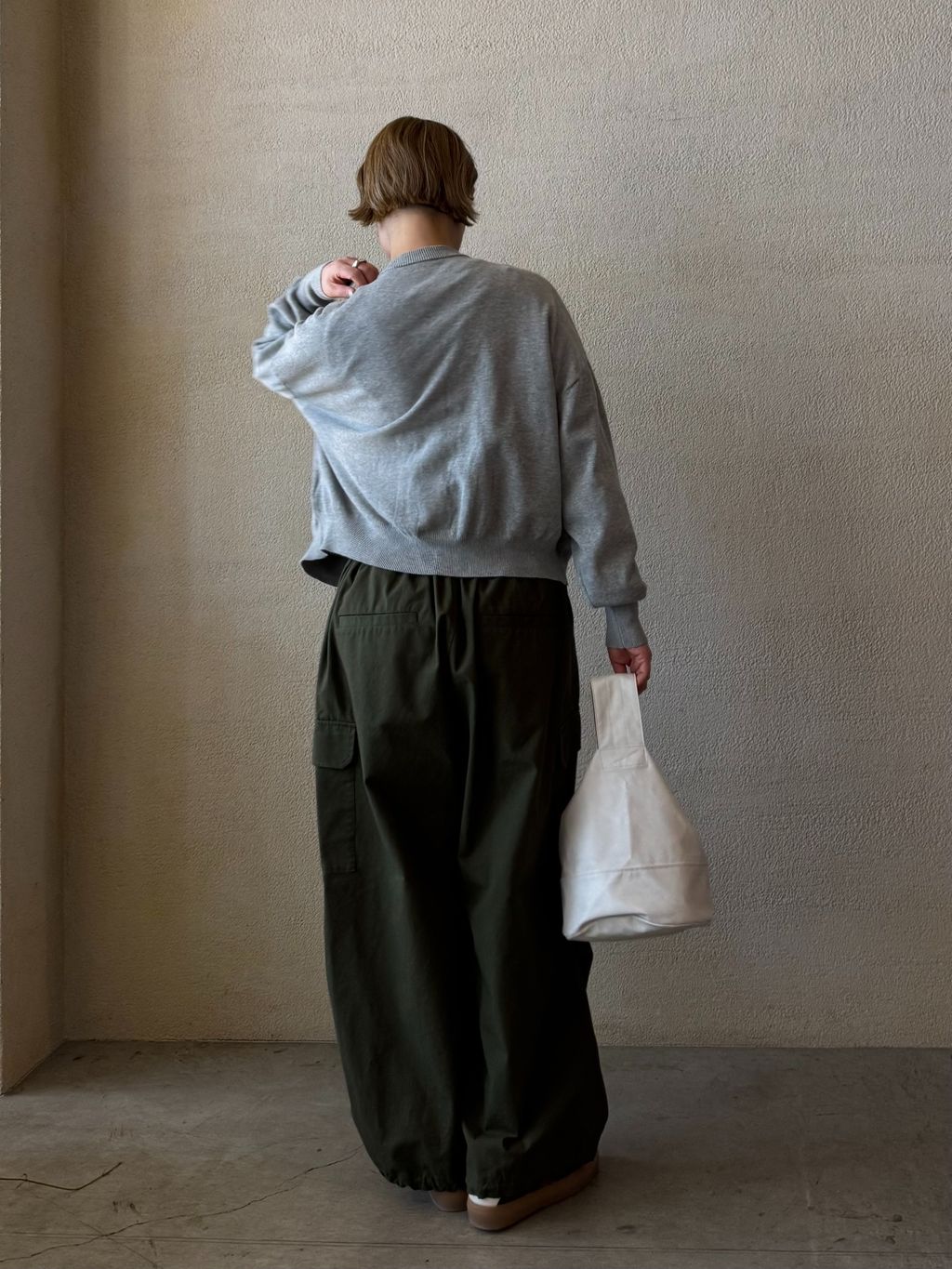 ハイツイストテンジク クルーネックカーディガンのコーディネート