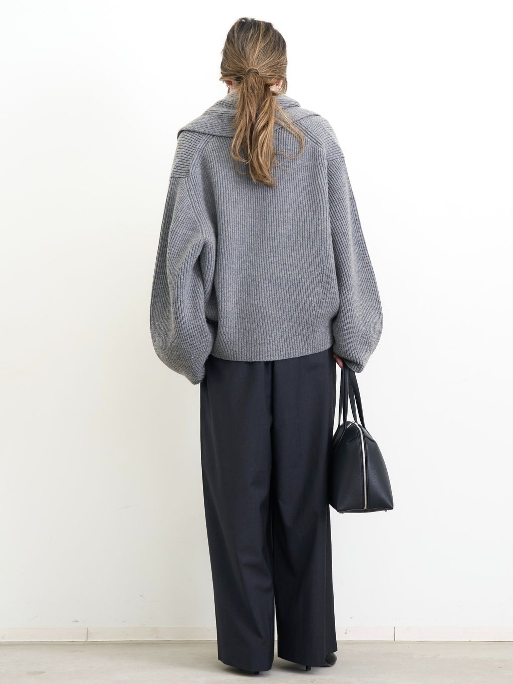 TOTEME/トーテム】 LOUNGE ZIP TOTE BAGのコーディネートスナップ