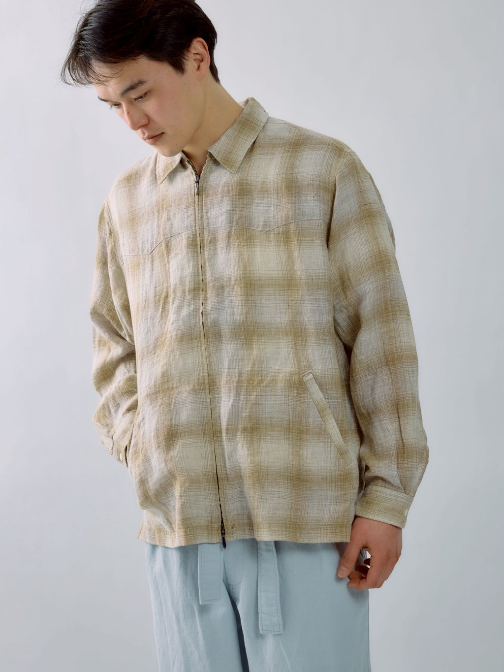 Stead / リネンオンブレジップシャツ/新品タグ付きジャーナルスタンダード Stead / リネン オンブレ ジップ シャツのコーディネートスナップ