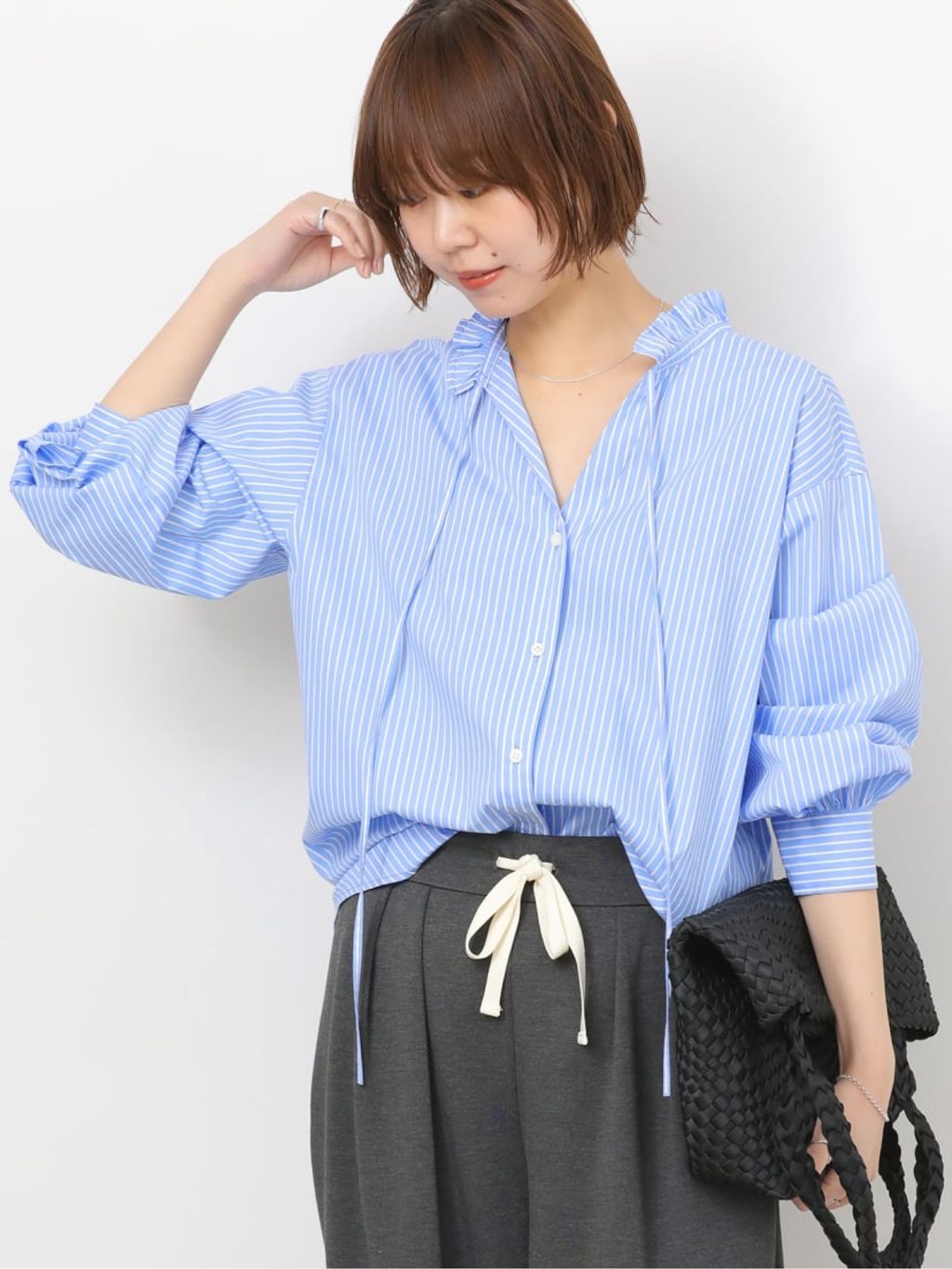 ハイカウントストライプスタンドカラー2wayのコーディネートスナップ