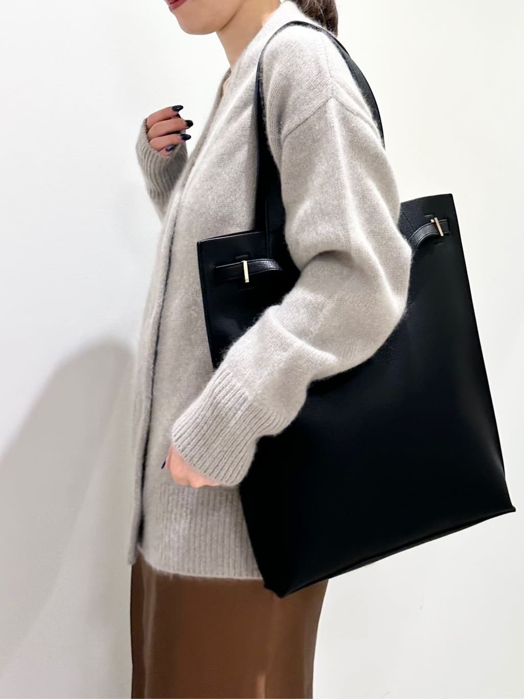 YAK/ヤク ダブルボタンニットカーディガンのコーディネートスナップ