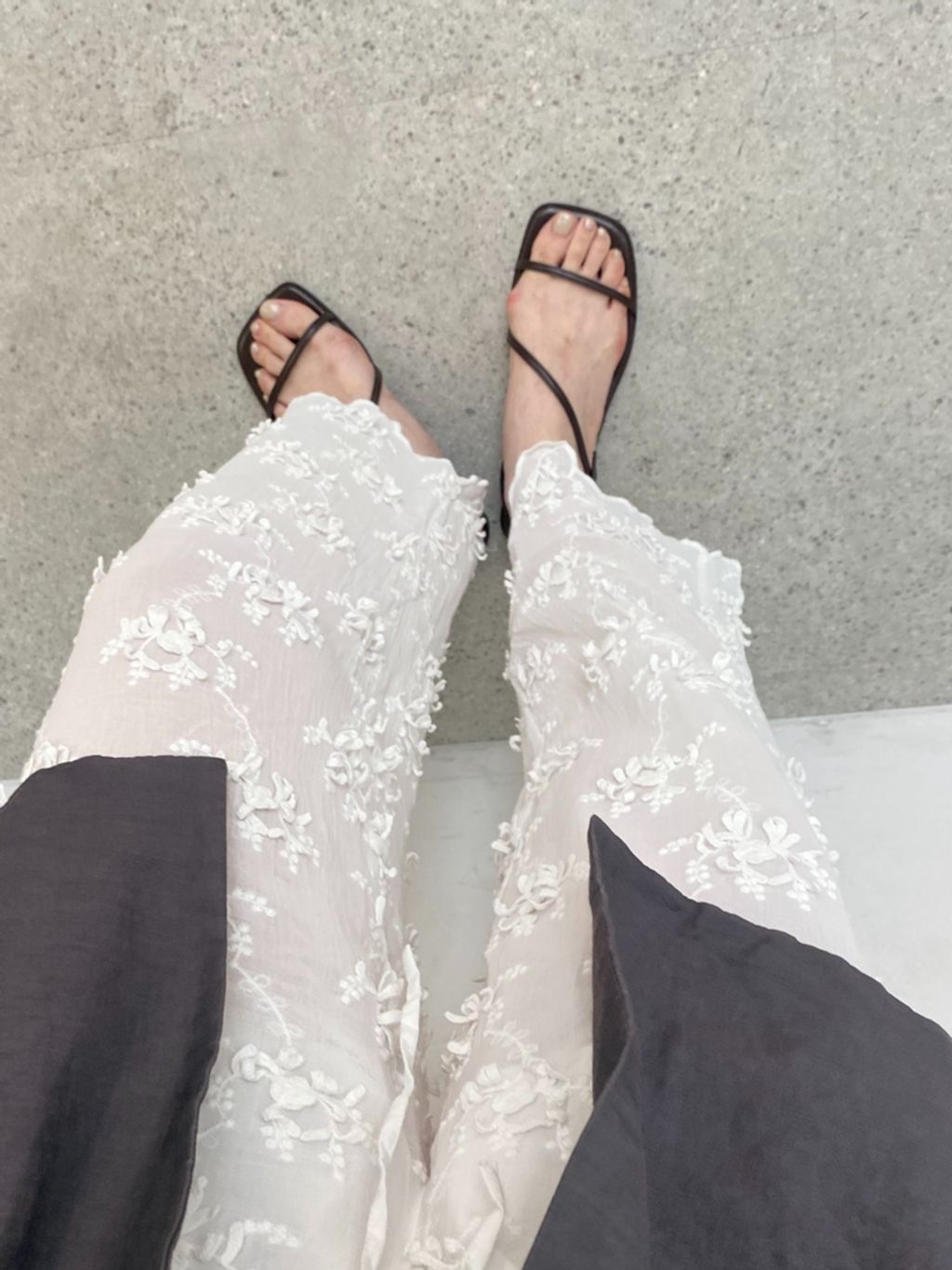 WEB+一部店舗限定》MIDORI UEEDA×GRISEナローストラップフラット