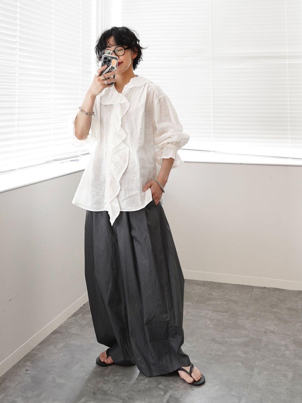 journal standard luxeフレンチリネン　フリルパフブラウス 追加》フレンチリネン フリルパフブラウスのコーディネートスナップ