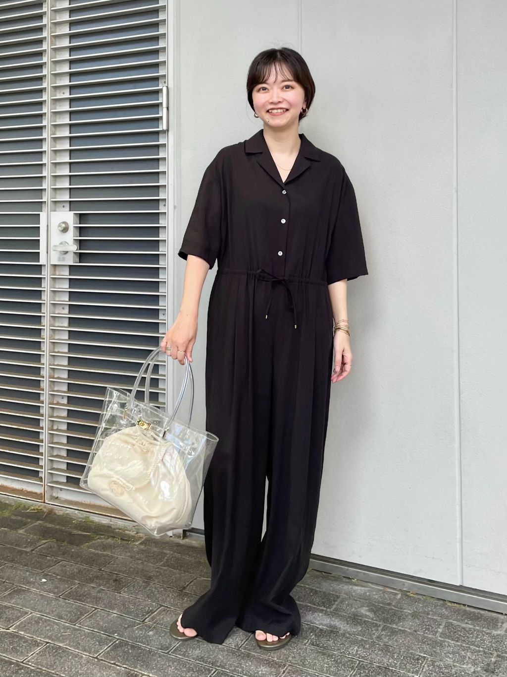 Lundi SLOBE別注 PVCバッグのコーディネートスナップ（miya）｜SLOBE