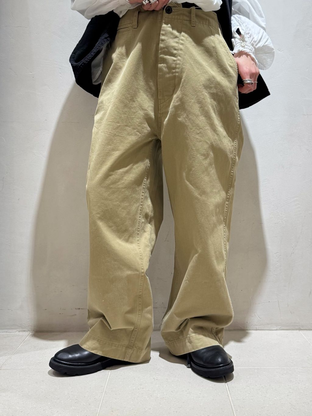 chimala】US ARMY CHINO TROUSERSのコーディネートスナップ（Y.K