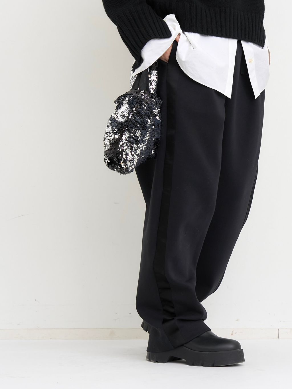 L’Appartement リブパンツ　Col Pierrot Col Pierrot/コル ピエロ】 SIDE SATIN LINE PANTSのコーディネート